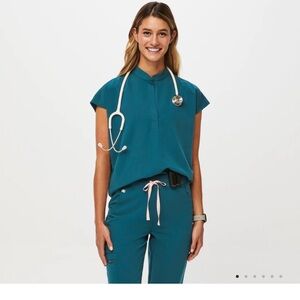 Rafaela oversized scrub top